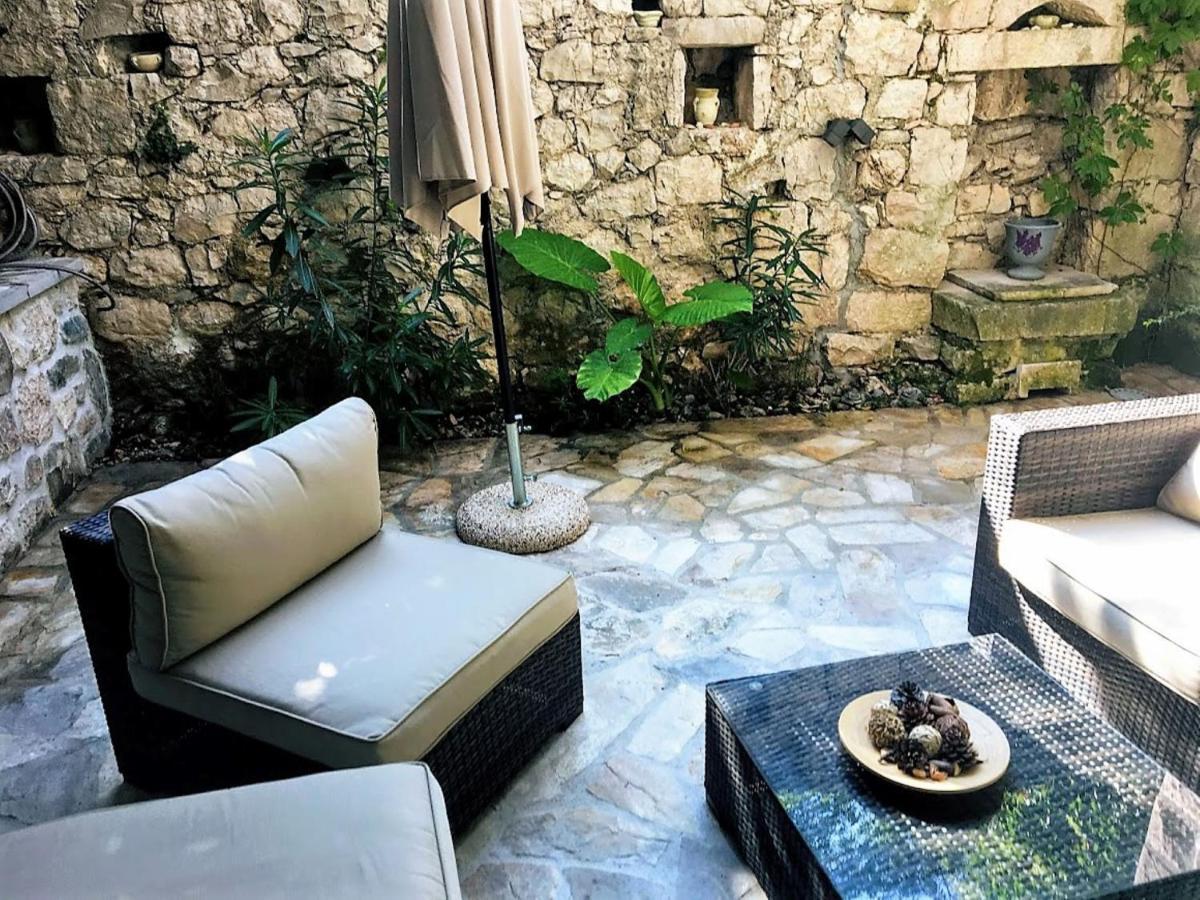 Old Town Ivo Apartment *